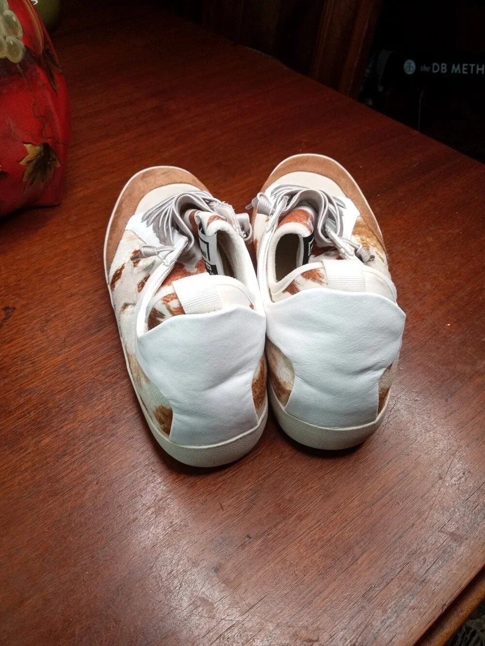Gianni Bini Kaeko Star Sneakers Size 9.5 M Calf Hair Brown White Leather Shoe